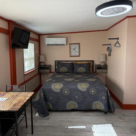 Nature Coast Inn & Cottages Inglis Εξωτερικό φωτογραφία