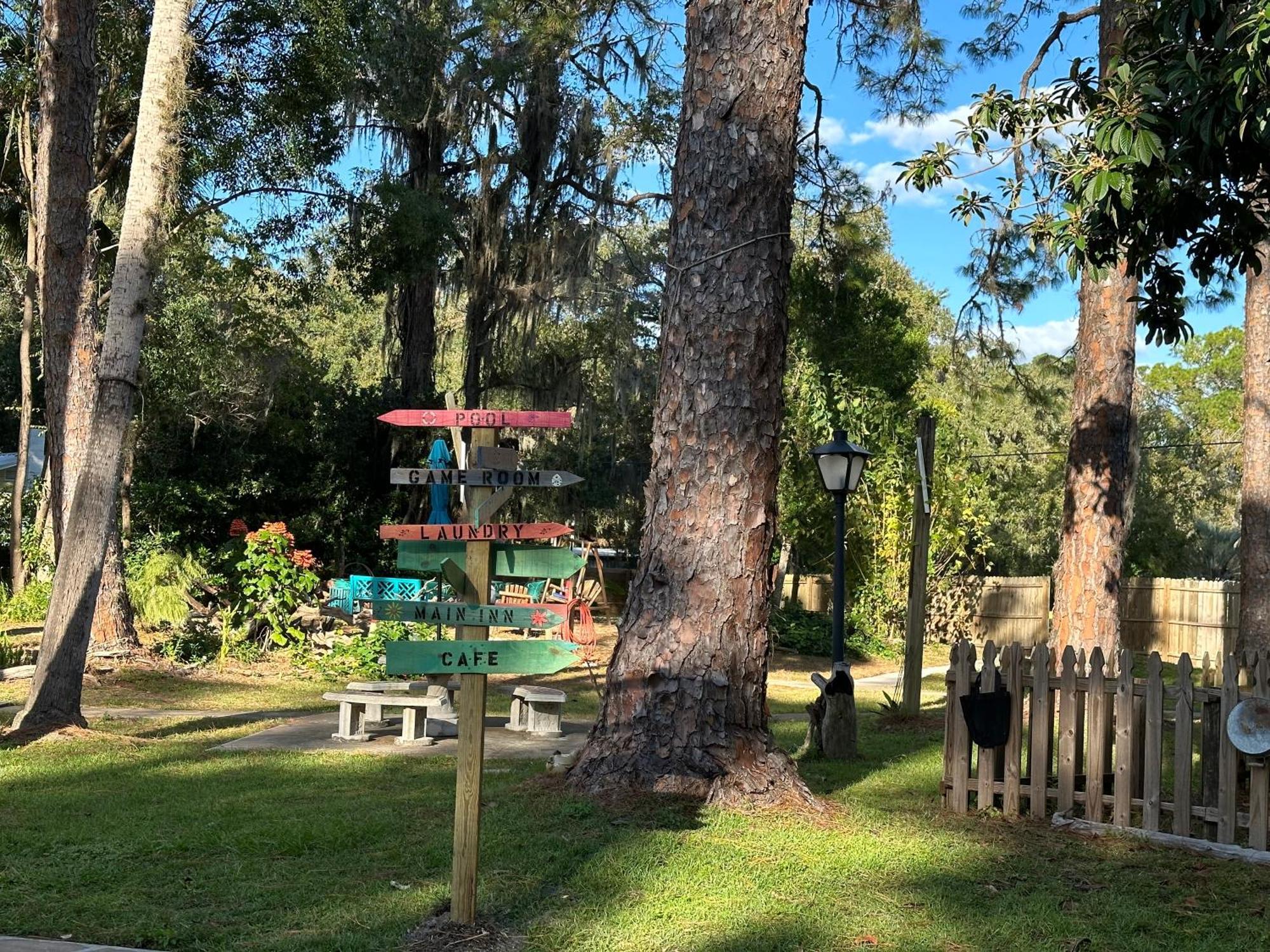 Nature Coast Inn & Cottages Inglis Εξωτερικό φωτογραφία
